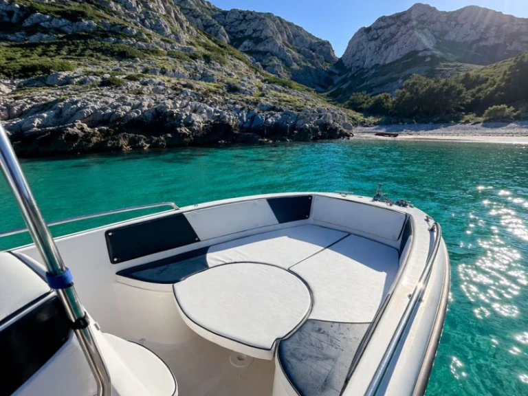 Motorboat rental with or without captain Orizzonti Marseille