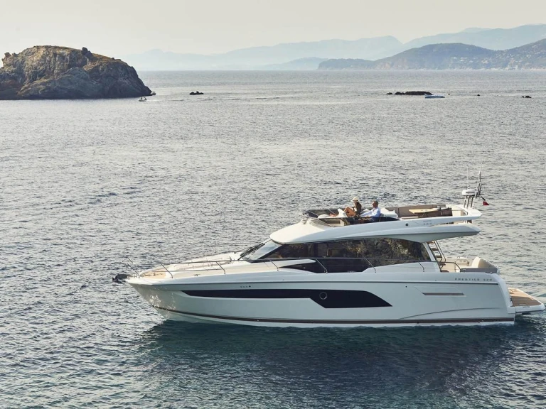 Motorboat rental in Port-Haliguen - Prestige Prestige 520