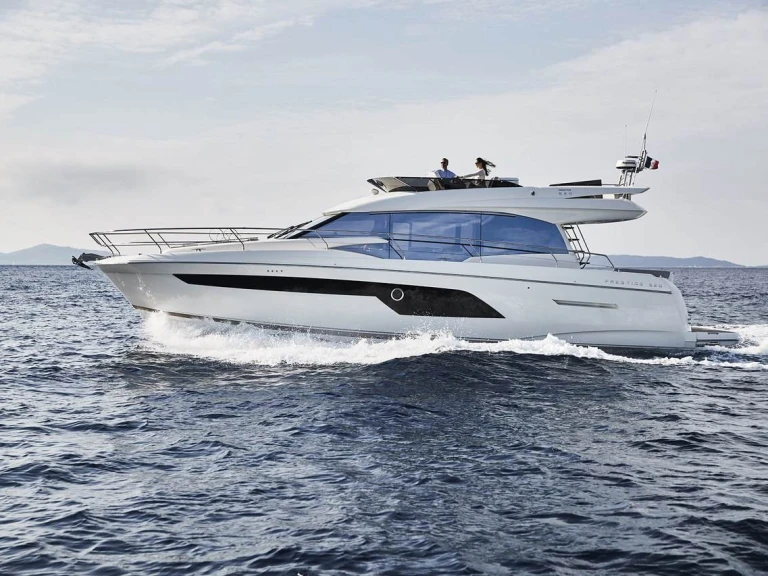 Boat rental Prestige Prestige 520 in Port-Haliguen on Samboat