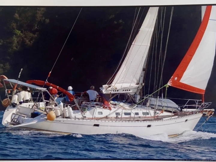 Sailboat for rent Locmariaquer at the best price