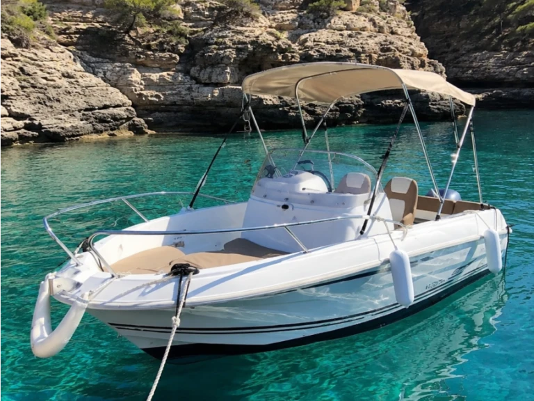 Boat rental Jeanneau cap-camarat 505 Style in Sainte-Maxime on Samboat