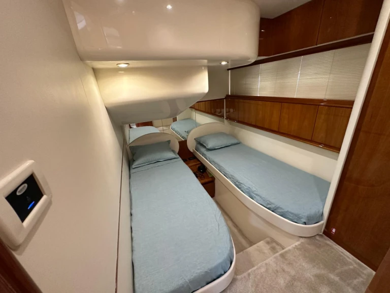 Motorboat rental with or without captain Pershing Porto Rotondo