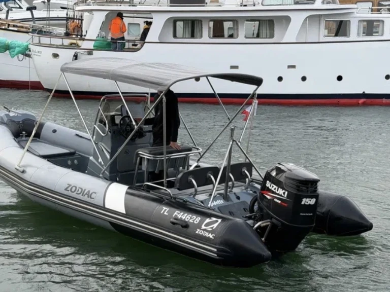 Rent a Zodiac Pro Open 650 Cavalaire-sur-Mer