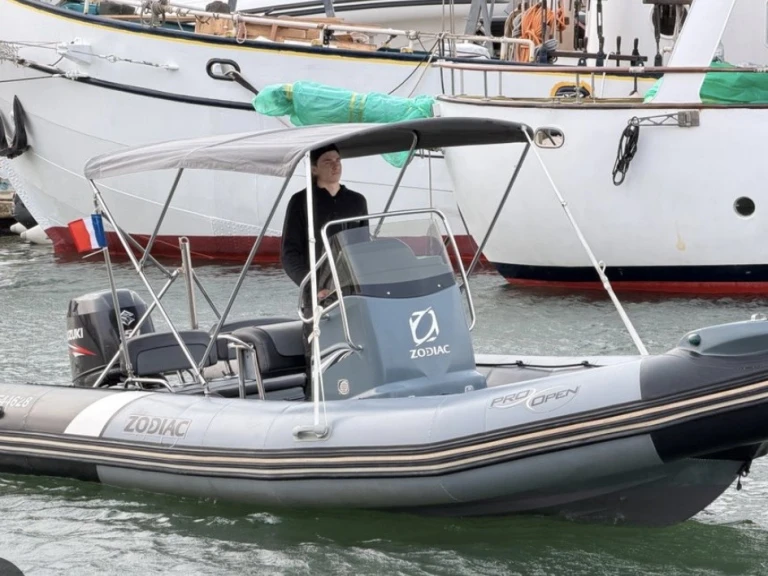 Yacht charter Cavalaire-sur-Mer cheap Pro Open 650