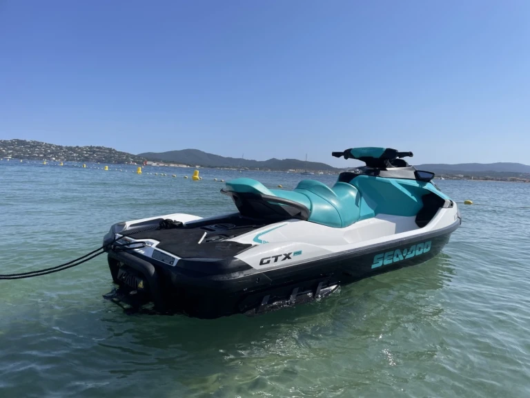 Yacht charter Les Issambres cheap GTX 130