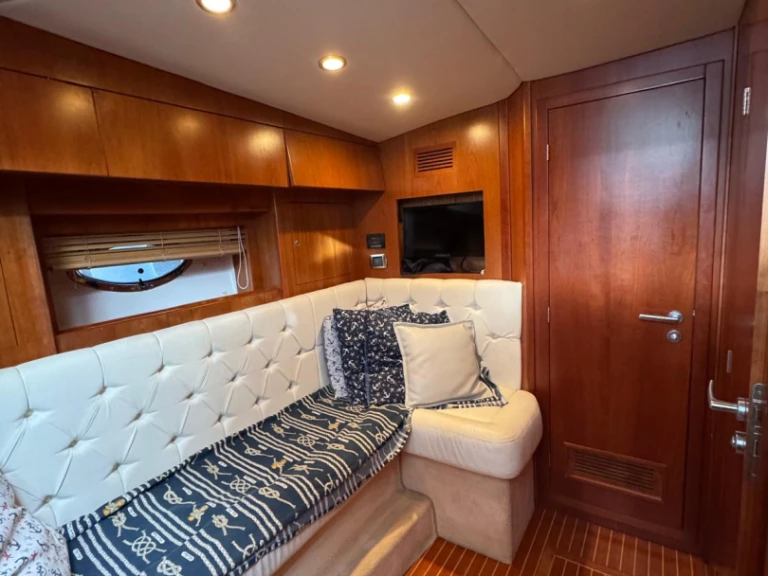 Motorboat rental in Naples - Raffaelli 42