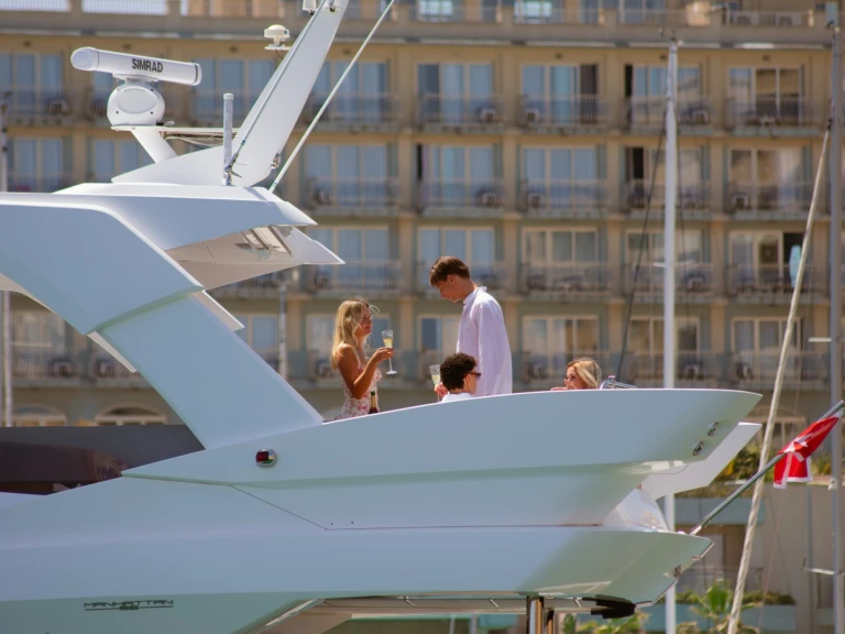 Boat rental Sunseeker Manhattan 66 in St. Julian's on Samboat