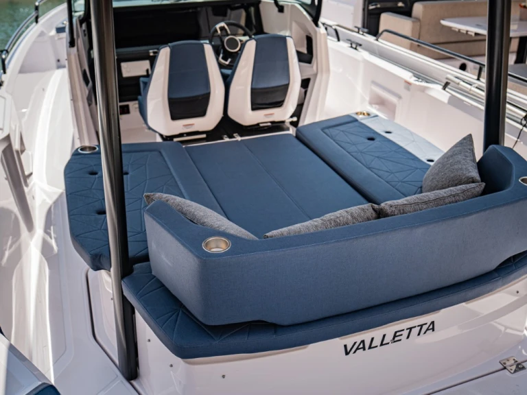 Motorboat rental with or without captain Axopar Saint Julian