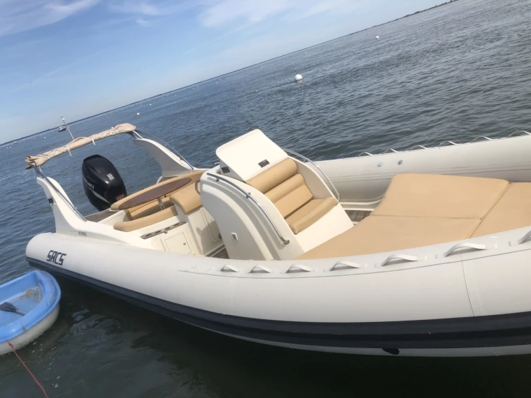 Boat rental Sacs Sacs S 900 in Lège-Cap-Ferret on Samboat