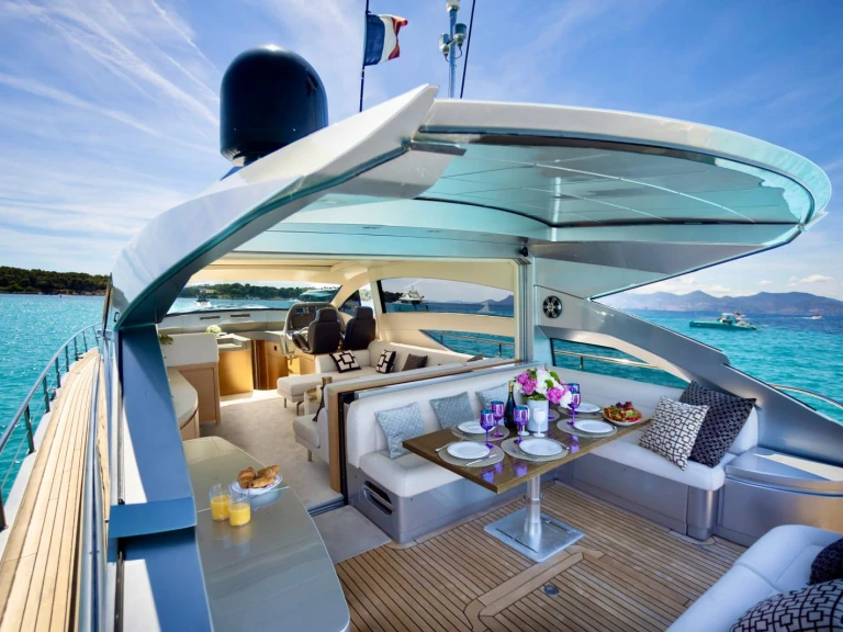 Luxury Yacht rental with or without captain Pershing Cannes