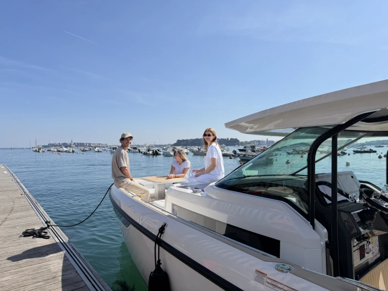 Saxdor SAXDOR 400 GTS charter bareboat or captained in  Dinard