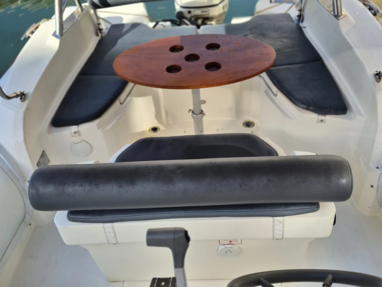 Yacht charter Fréjus cheap Martinique 2600