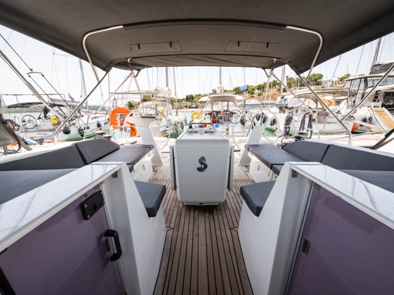 Yacht charter Néa Péramos cheap Oceanis 51.1