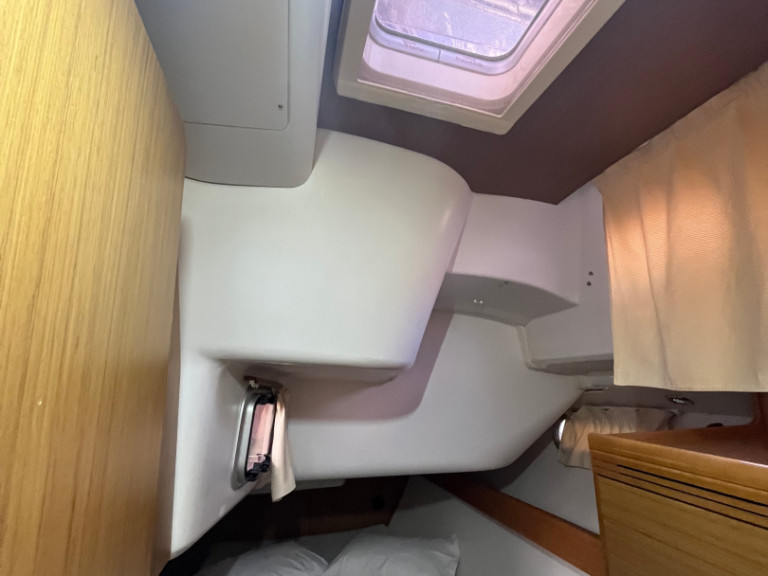 Rent a Jeanneau Sun Odyssey 42 i Performance Póros (City)
