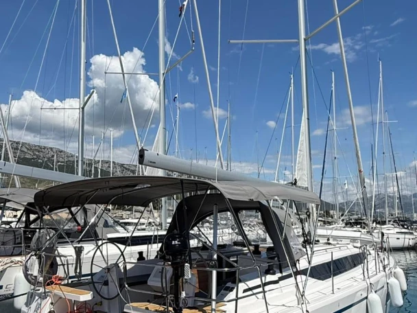 Boat rental Bavaria Bavaria C42 in Kaštela on Samboat