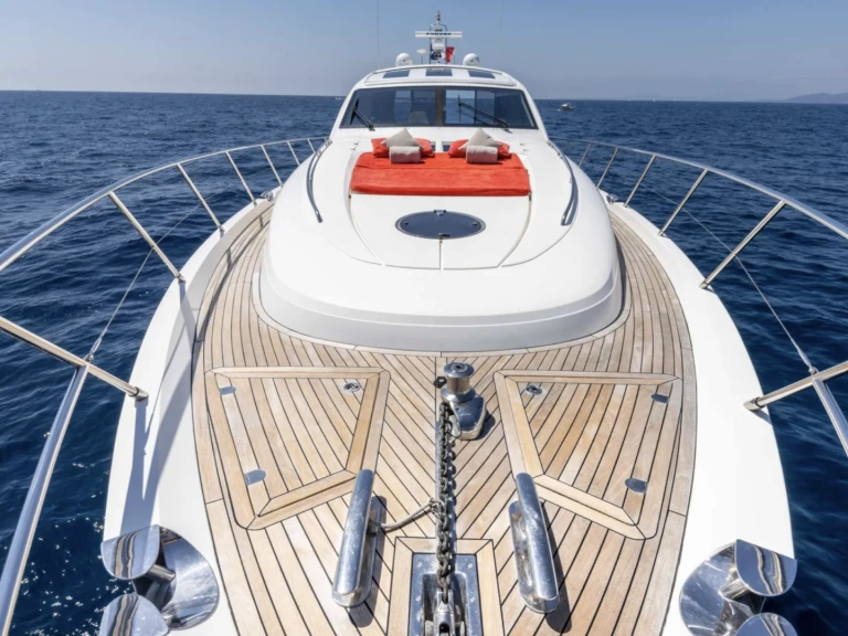 Rent a Princess Princess V70 Saint-Tropez