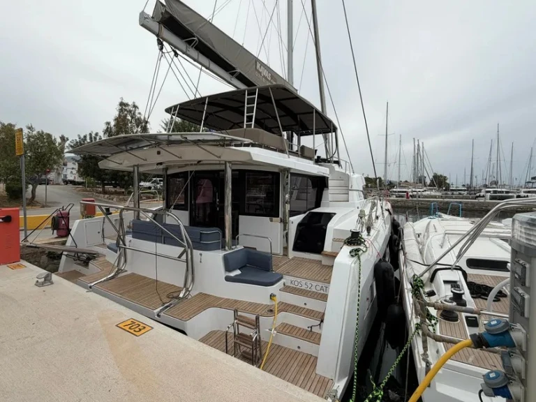 Bareboat Rental Catamaran Bali with a boat licence