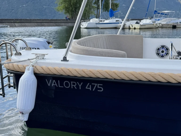 Boat rental Valory Valory Classic in Aix-les-Bains on Samboat