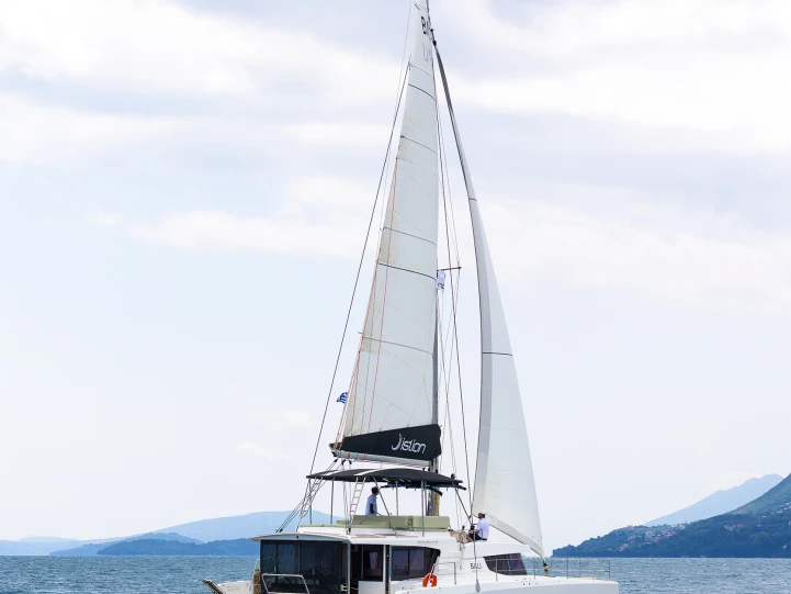 Catamaran for rent Lefkáda at the best price
