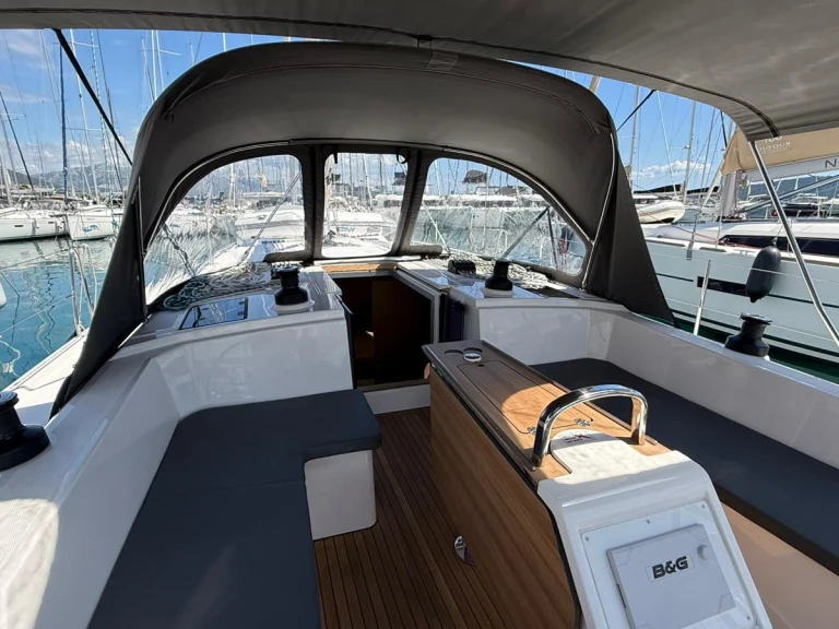 Bareboat Rental Sailboat Bavaria with a boat licence