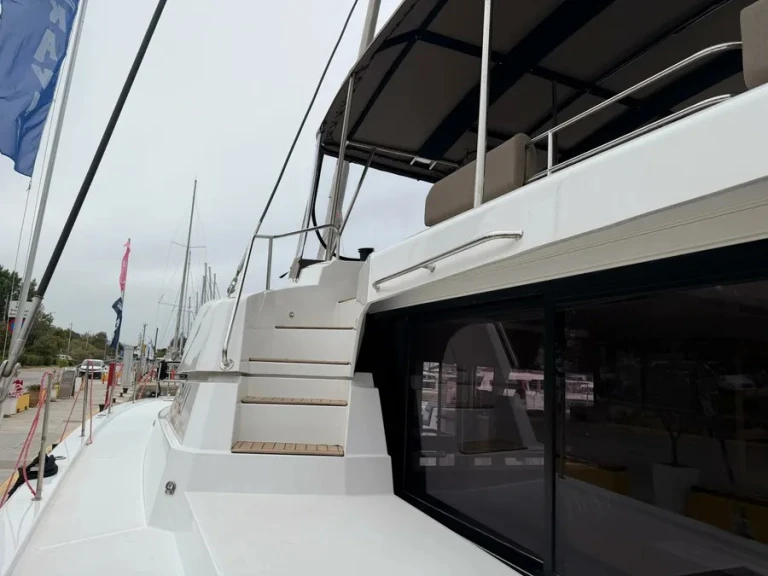 Yacht charter Mykonos (Island) cheap Bali 5.2 - 6 + 2 cab.