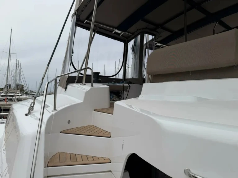 Boat rental Bali Bali 5.2 - 6 + 2 cab. in Mykonos (Island) on Samboat