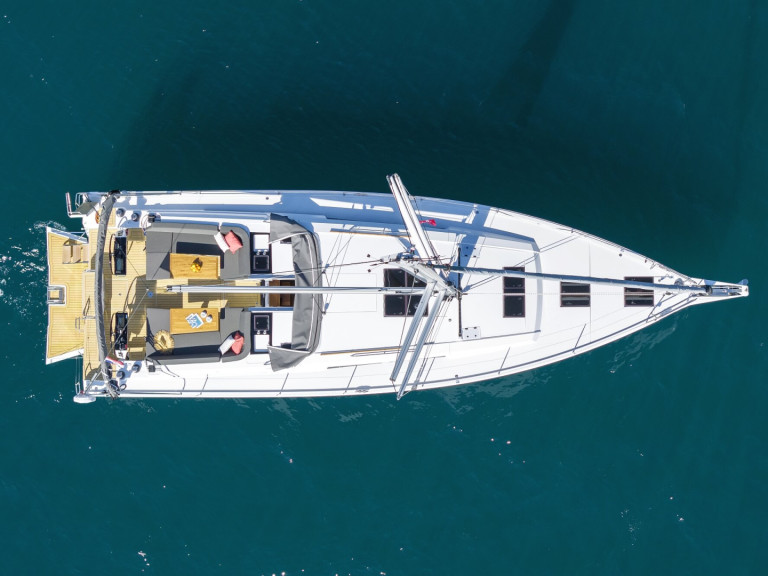 Sailboat for rent Sukošan at the best price