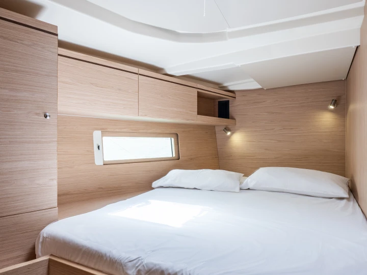 Sailboat rental in Néa Péramos - Bénéteau Oceanis 51.1