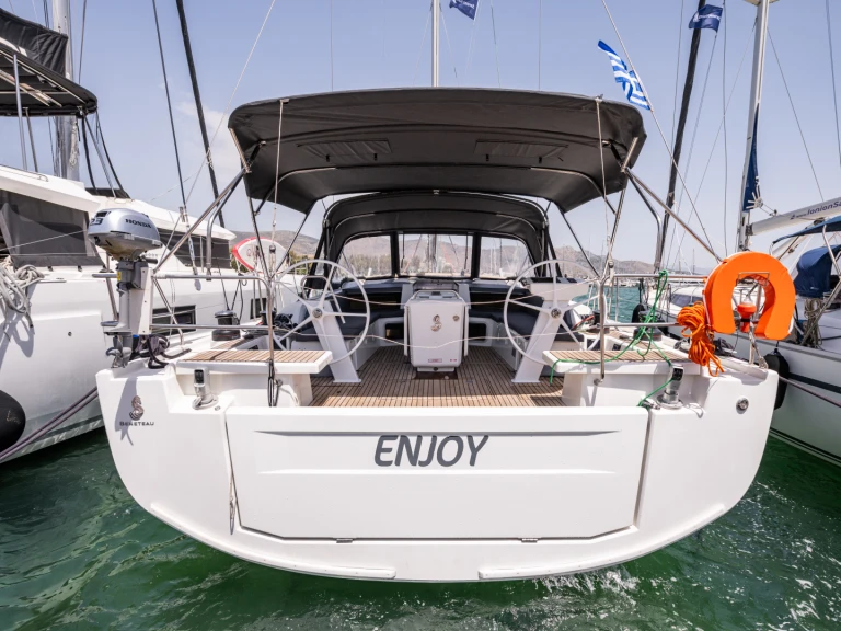 Bareboat Rental Sailboat Bénéteau with a boat licence