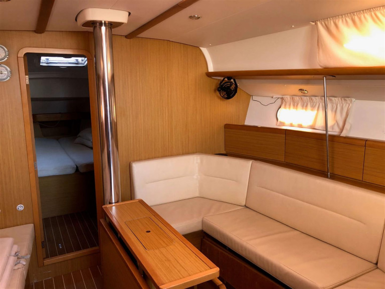 Bareboat Rental Sailboat Jeanneau with a boat licence