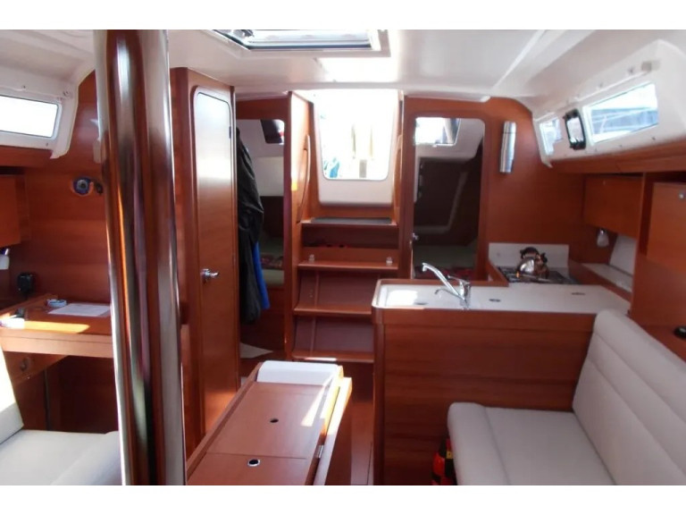 Rent a Dufour Dufour 350 Marsala