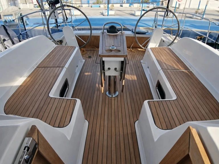 Sailboat for rent Gouvia at the best price