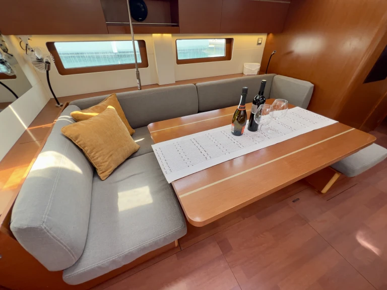 Sailboat for rent Seget Donji at the best price