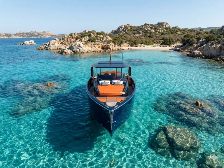 Motorboat for rent Portisco at the best price