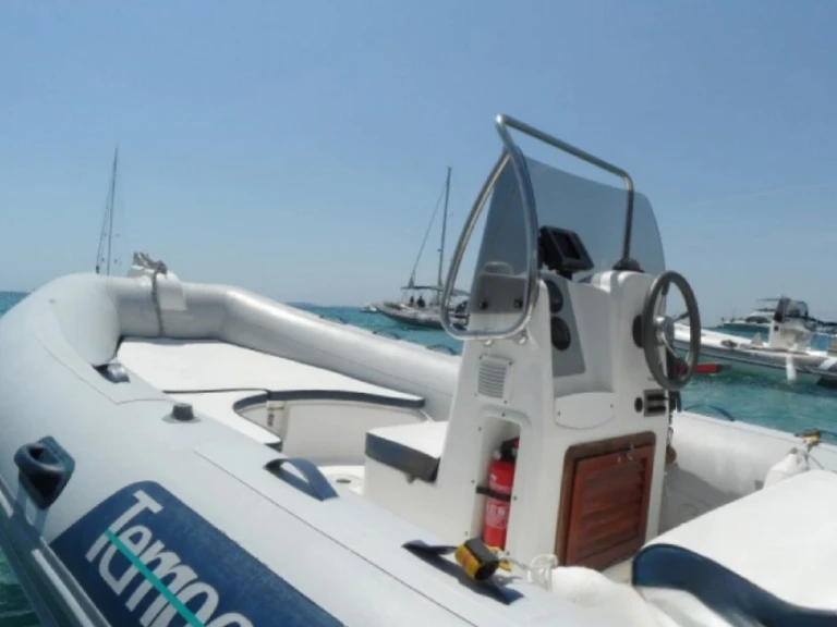 Rent a Capelli Capelli 500 Golfe-Juan