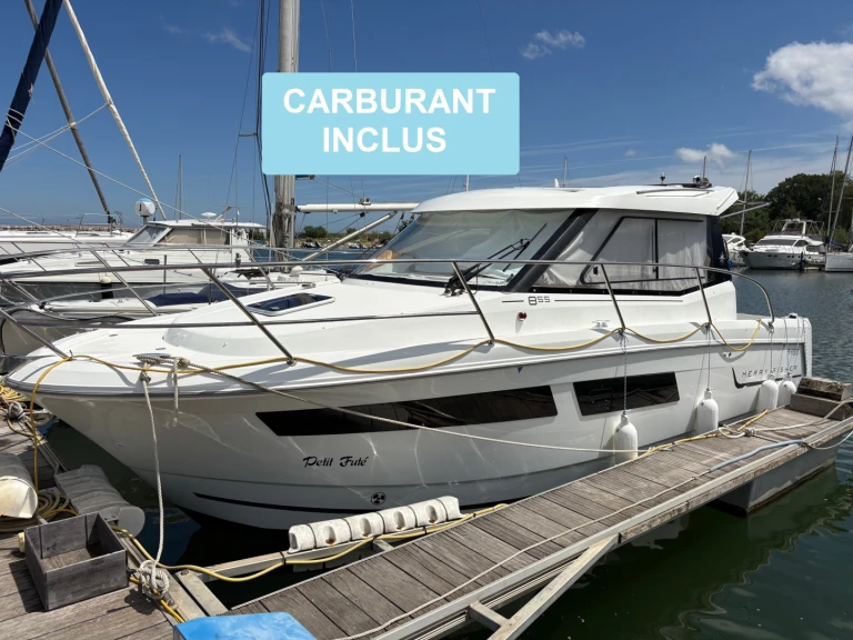 Rent a Jeanneau Merry Fisher 855 Argelès-sur-Mer