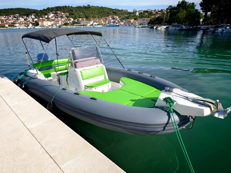 Boat rental Marlin Boat 790 Pro Dynamic in Split on Samboat