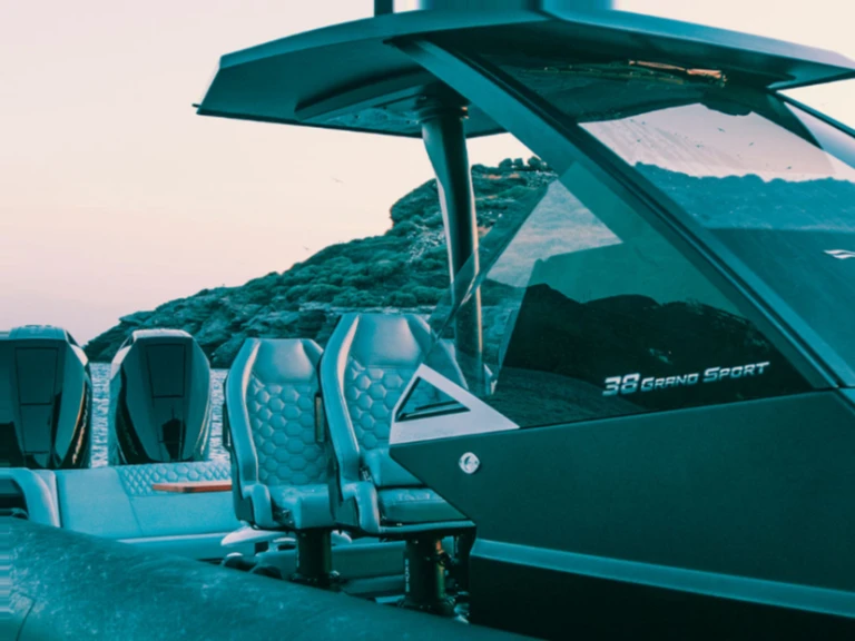 RIB rental in Kýthnos (City) - Technohull GRAND SPORT 38