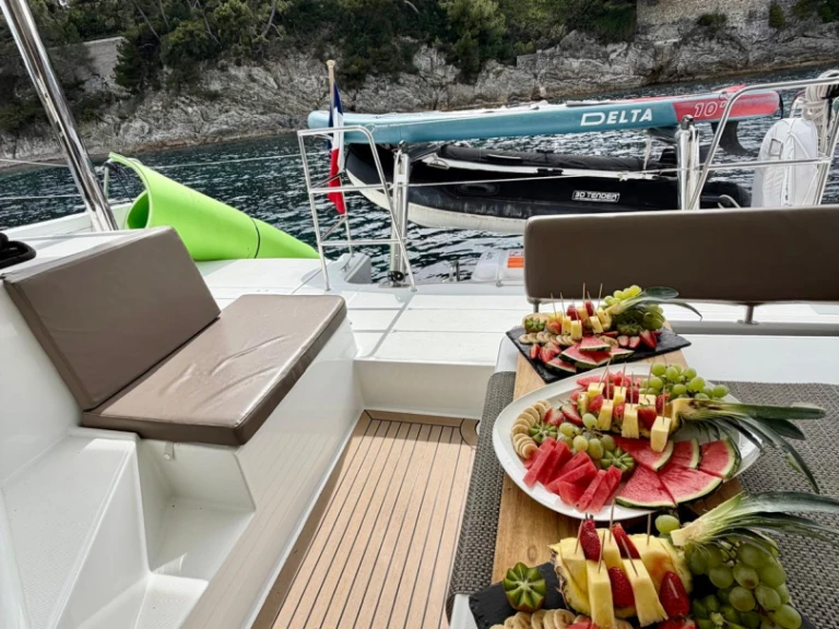 Yacht charter Cannes cheap Lagoon 40