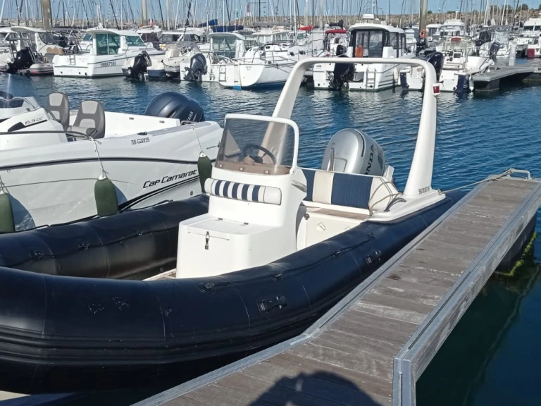 Bareboat Rental RIB Brunswick-Marine with a boat licence