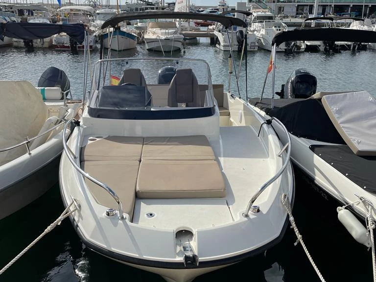 Yacht charter Club Nàutic Ca'n Picafort cheap Quicksilver 605 Sundeck