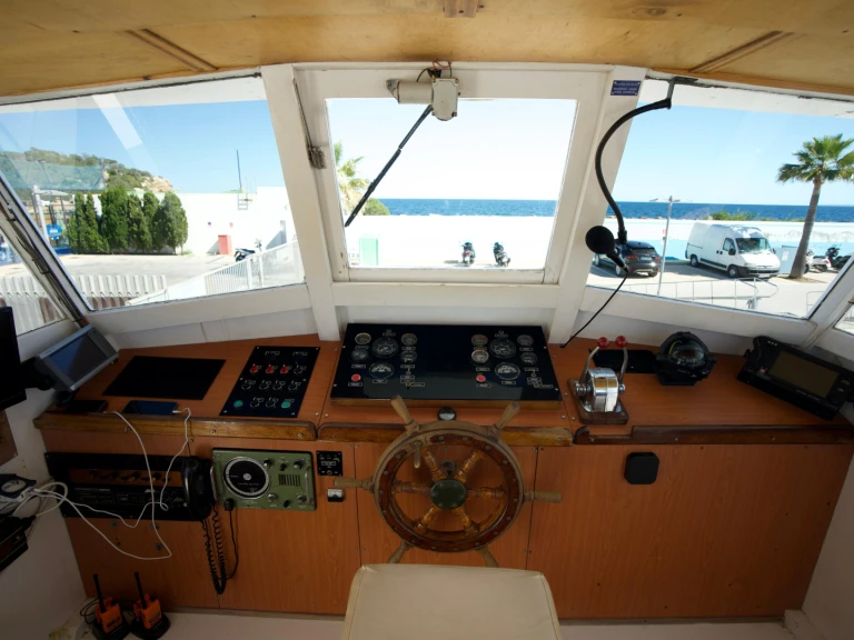 Rent a Artesanal Golondrina Marina Botafoch