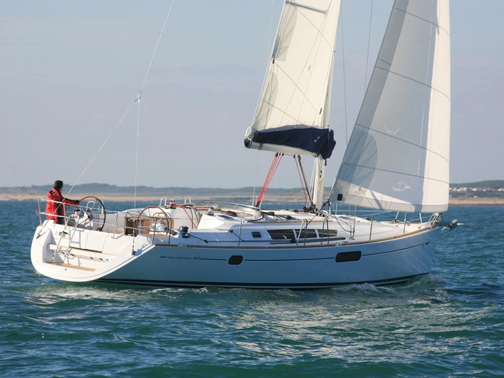 Jeanneau Sun Odyssey 44i in La Spezia on SamBoat