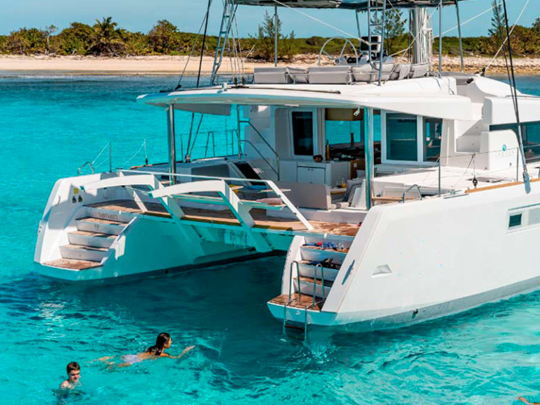Catamaran for rent Lávrio at the best price