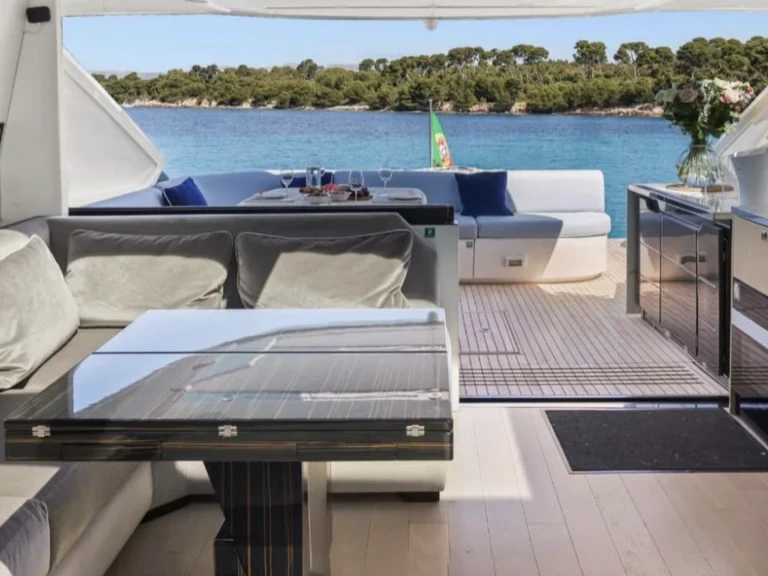 Rent a Fairline Targa 64 Saint-Tropez