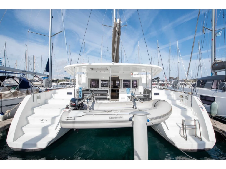 Yacht charter Lávrio cheap Lagoon 450 F