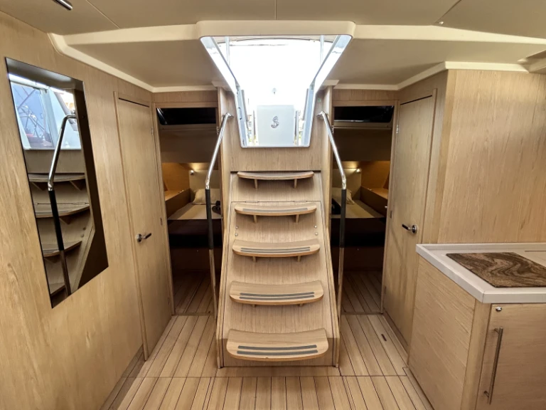 Rent a Bénéteau Oceanis 51.1 Gouvia