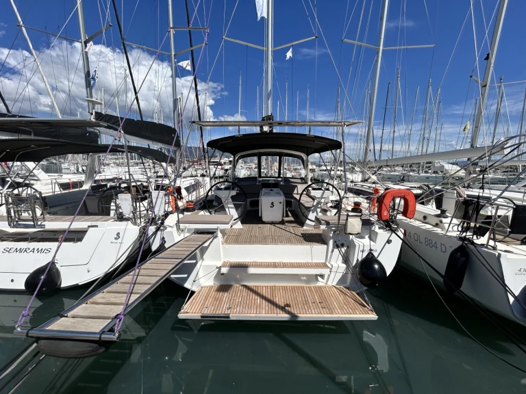 Sailboat for rent Gouvia at the best price