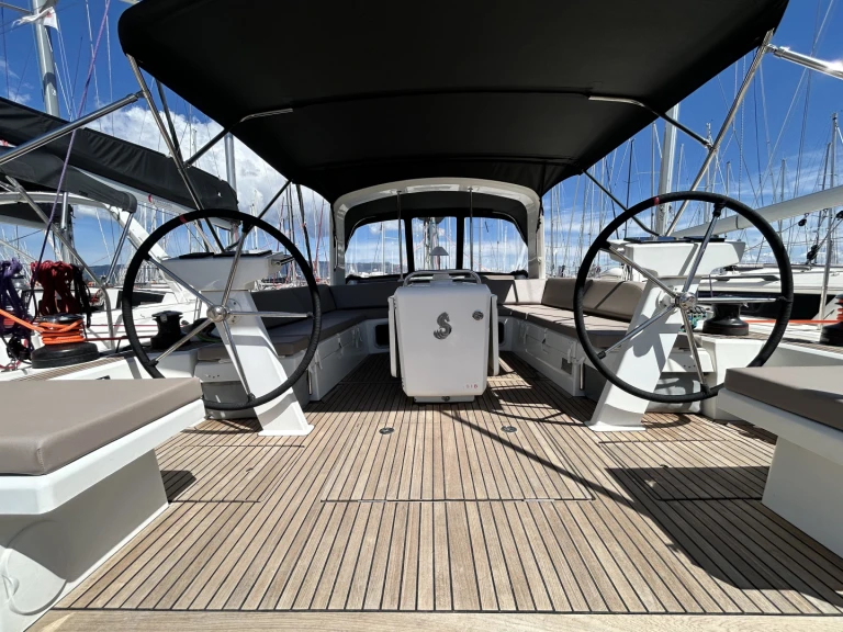 Sailboat for rent Gouvia at the best price