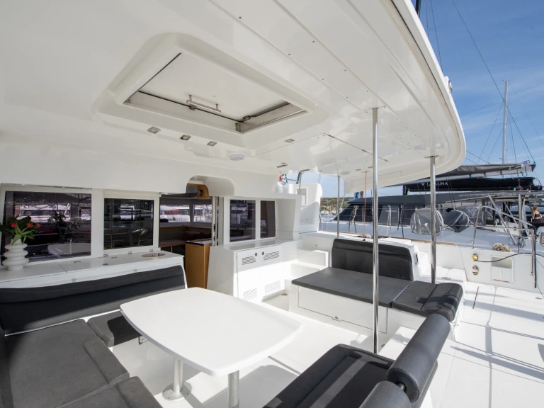 Lagoon Lagoon 450 F in Lávrio on SamBoat